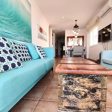First Line With 3 Bedrooms And Parking, * נרחה