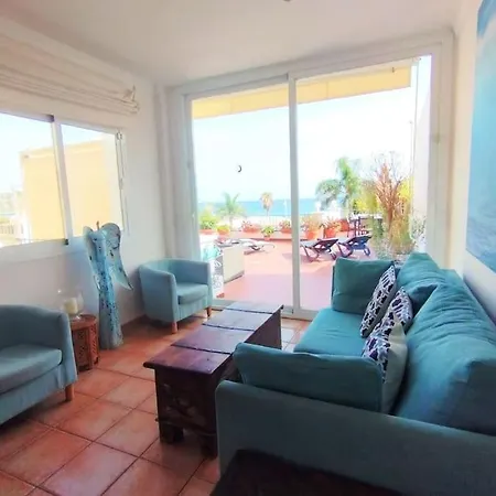 First Line With 3 Bedrooms And Parking, Apartment Nerja