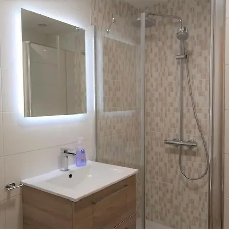 First Line With 3 Bedrooms And Parking, Nerja