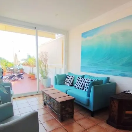 First Line With 3 Bedrooms And Parking, Lejlighed